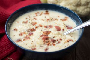 Creamy Garlic Cauliflower Soup