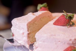 Strawberry Buttercream Cake Recipe
