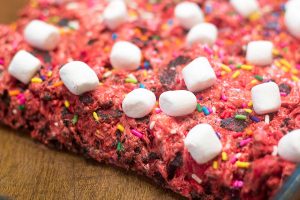 Strawberry Oreo Krispie Treats