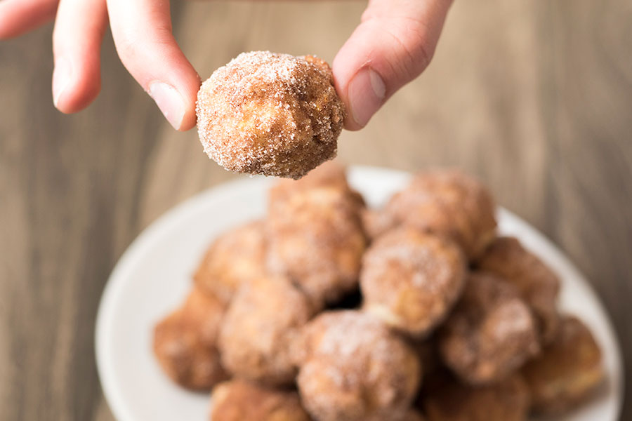 Baked Cinnamon Doughnut Holes