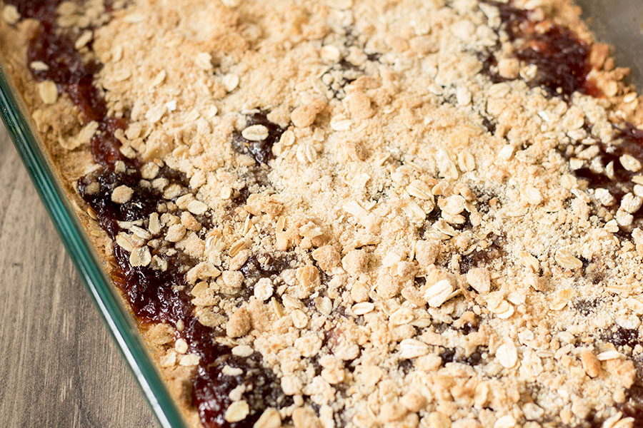 Easy Strawberry Oatmeal Bars