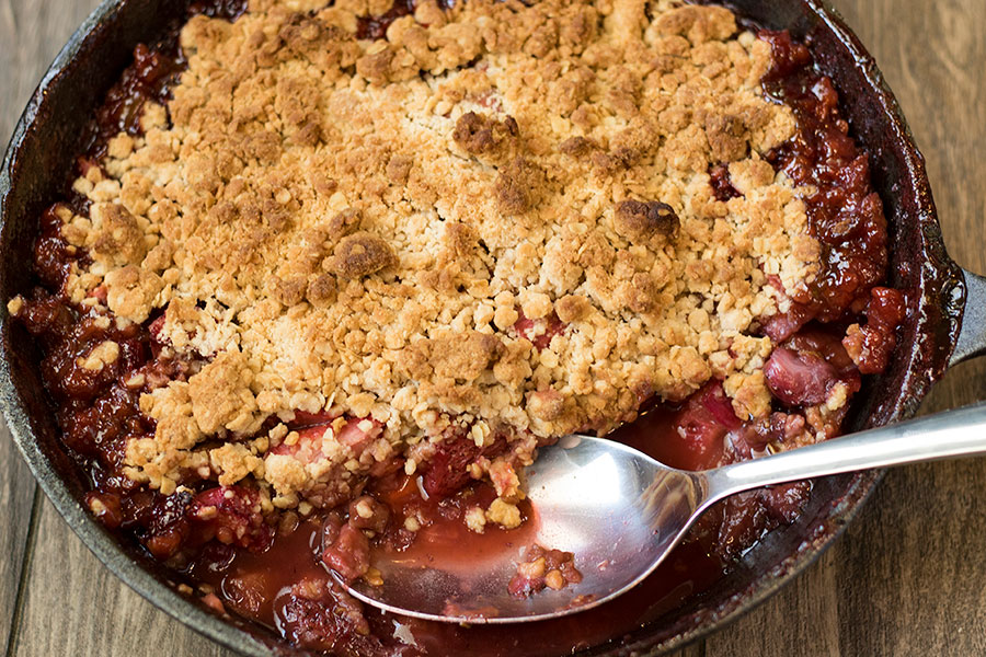 Strawberry Rhubarb Crumble