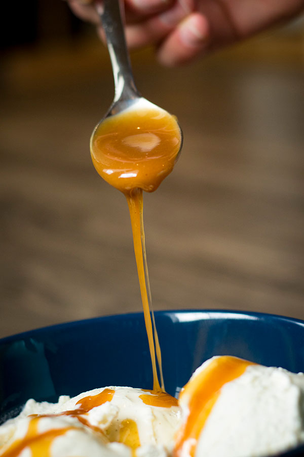 Easy Cinnamon Caramel Sauce