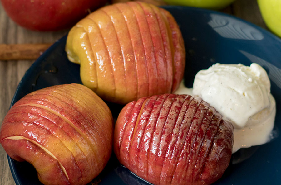 Hasselback Baked Apples