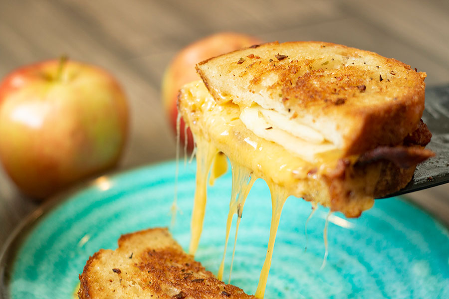 Apple Bacon Grilled Cheese