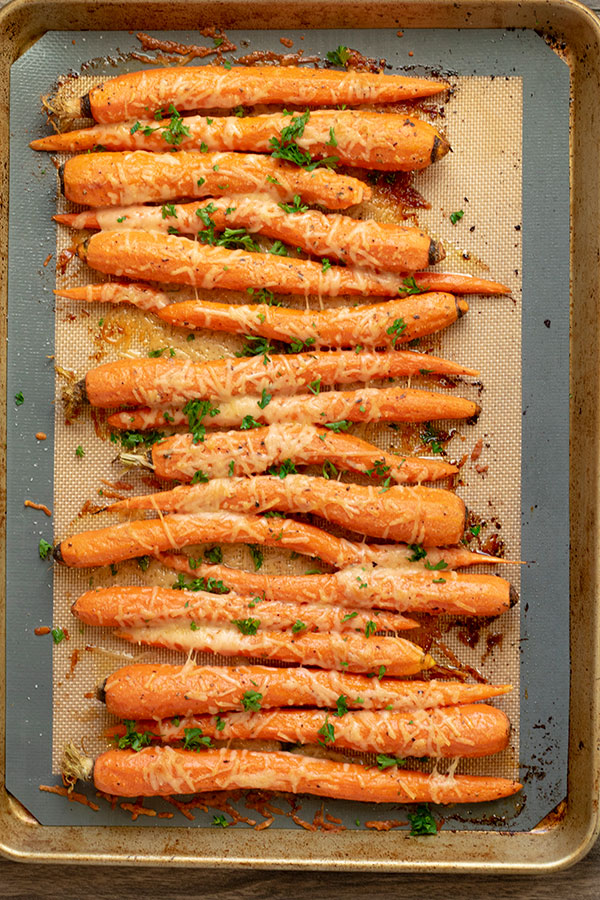 Garlic Parmesan Roasted Carrots