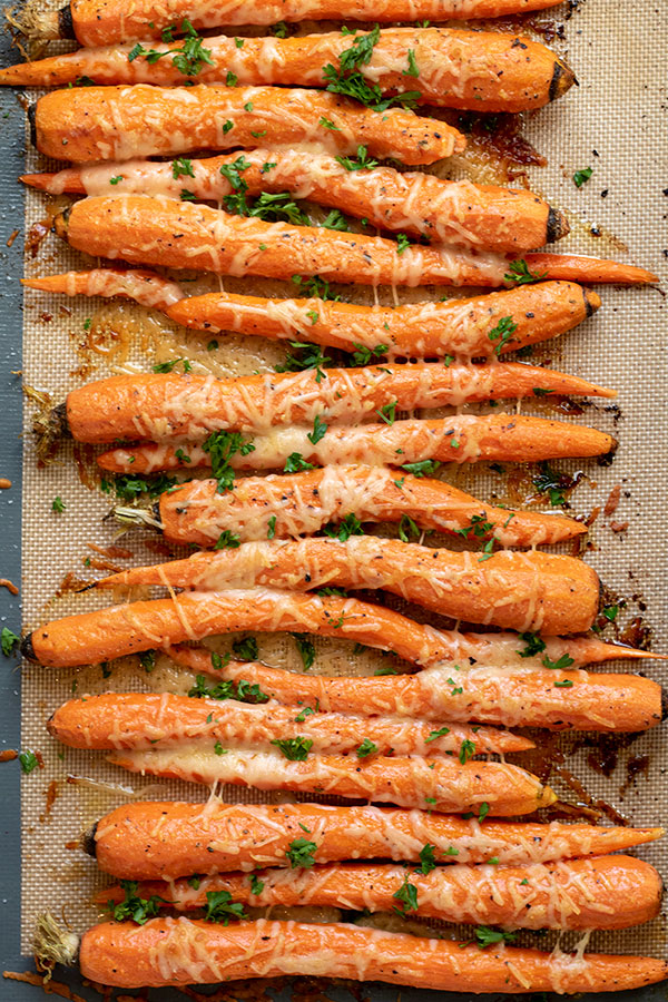 Garlic Parmesan Roasted Carrots