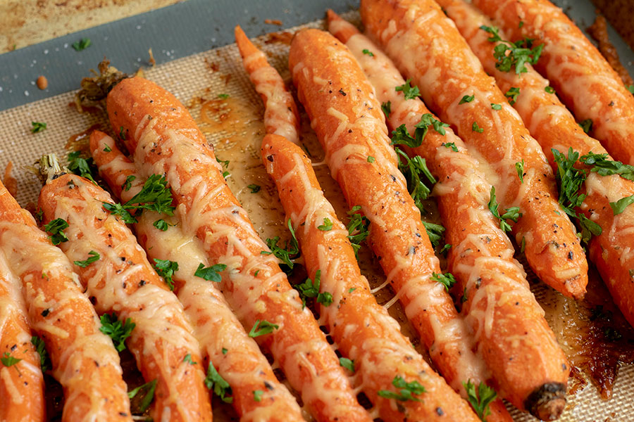 Garlic Parmesan Roasted Carrots