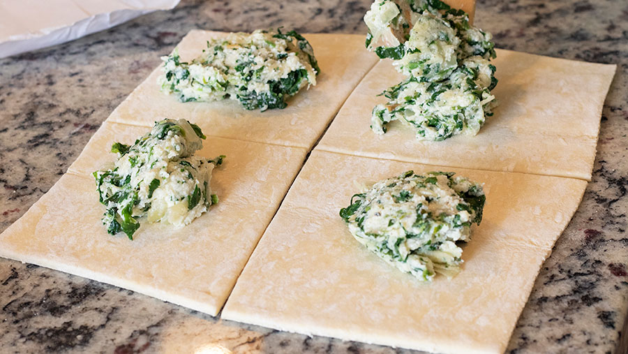 Cheesy Spinach Puffs