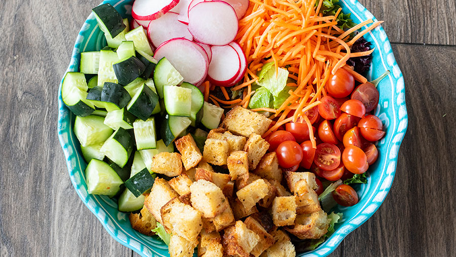 Tossed Salad with Homemade Garlic Croutons